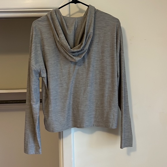 Athletic top - Picture 2 of 3